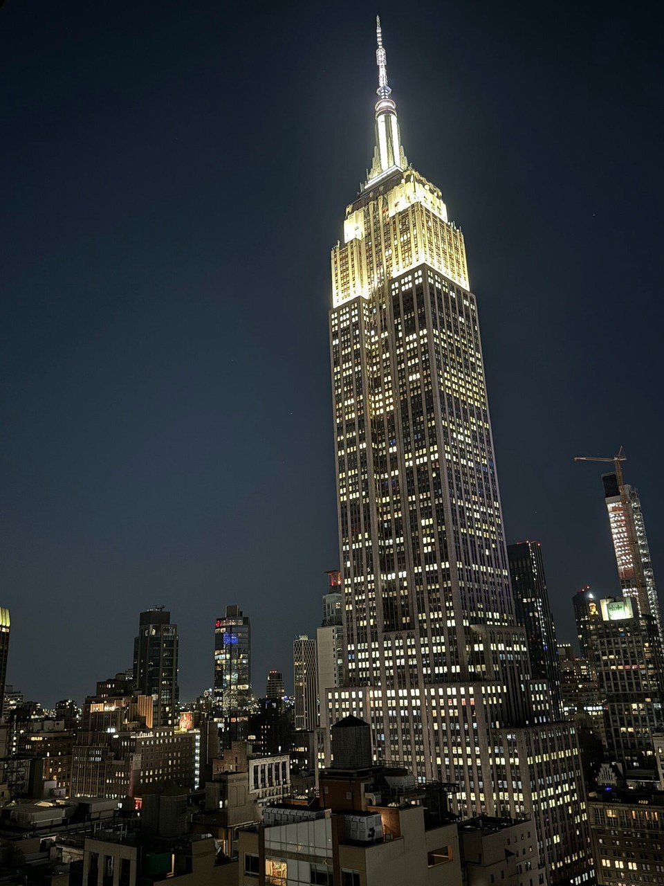 Deutschland - Frankfurt am Main - Ankunft im Embassy Suite mit Mega Aussicht auf das Empire