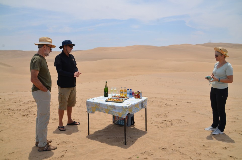 Namibia - Walfischbucht - Piknik op der Dün