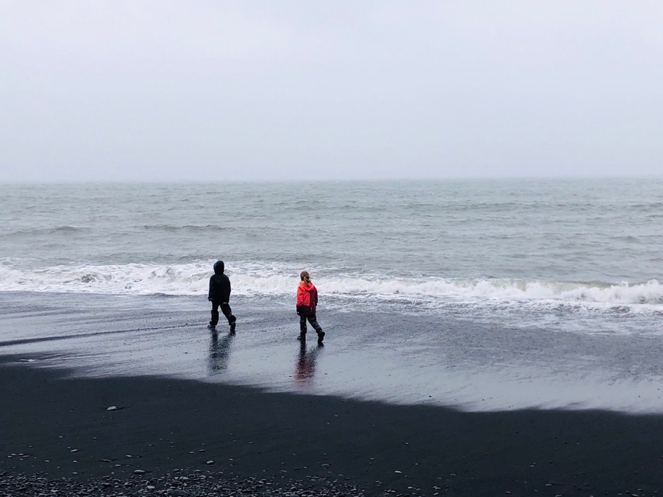 Island - Mýrdalshreppur - Mir wird schon kalt, wenn ich mir nur die nassen Füsse der Kids vorstelle…🧊❄️