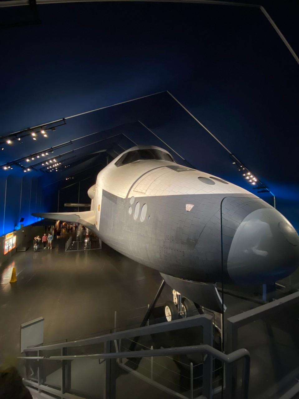 Vereinigte Staaten - New York - Ganz schön groß so ein Spaceshuttle 
