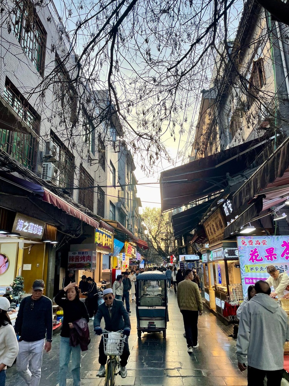 China - Xi'an - ab dur de Bazar, erinneret chli as muslimische Quartier in Jerusalem findi