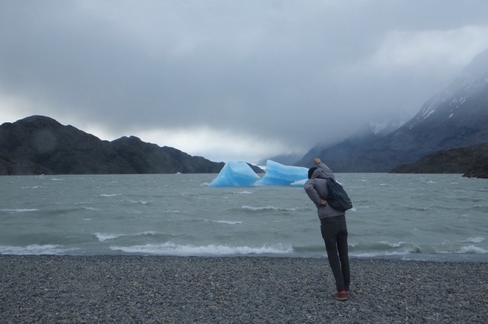 Chile - Torres del Paine - Strong winds in front of the Grey Glaciar ... No, in the back. In the front you see an iceberg ;)