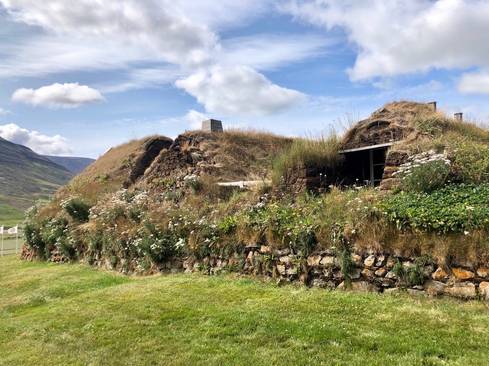 Island - Hólar - Einfach toll. Die Landschaft drum herum ist aber auch wieder unbeschreiblich schön.