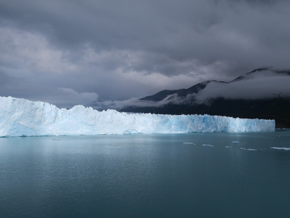 Argentina - El Calafate - Un rayon de soleil balayant le glacier