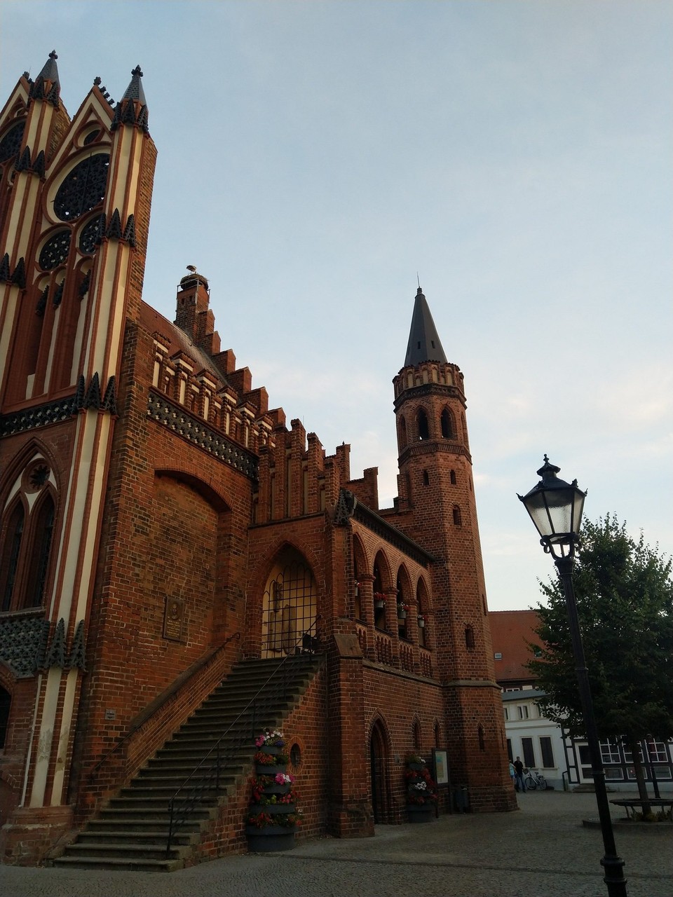 Deutschland - Tangermünde - Wunderbar historisch, toll hergerichtet, kaum Leerstand in den Geschäften,