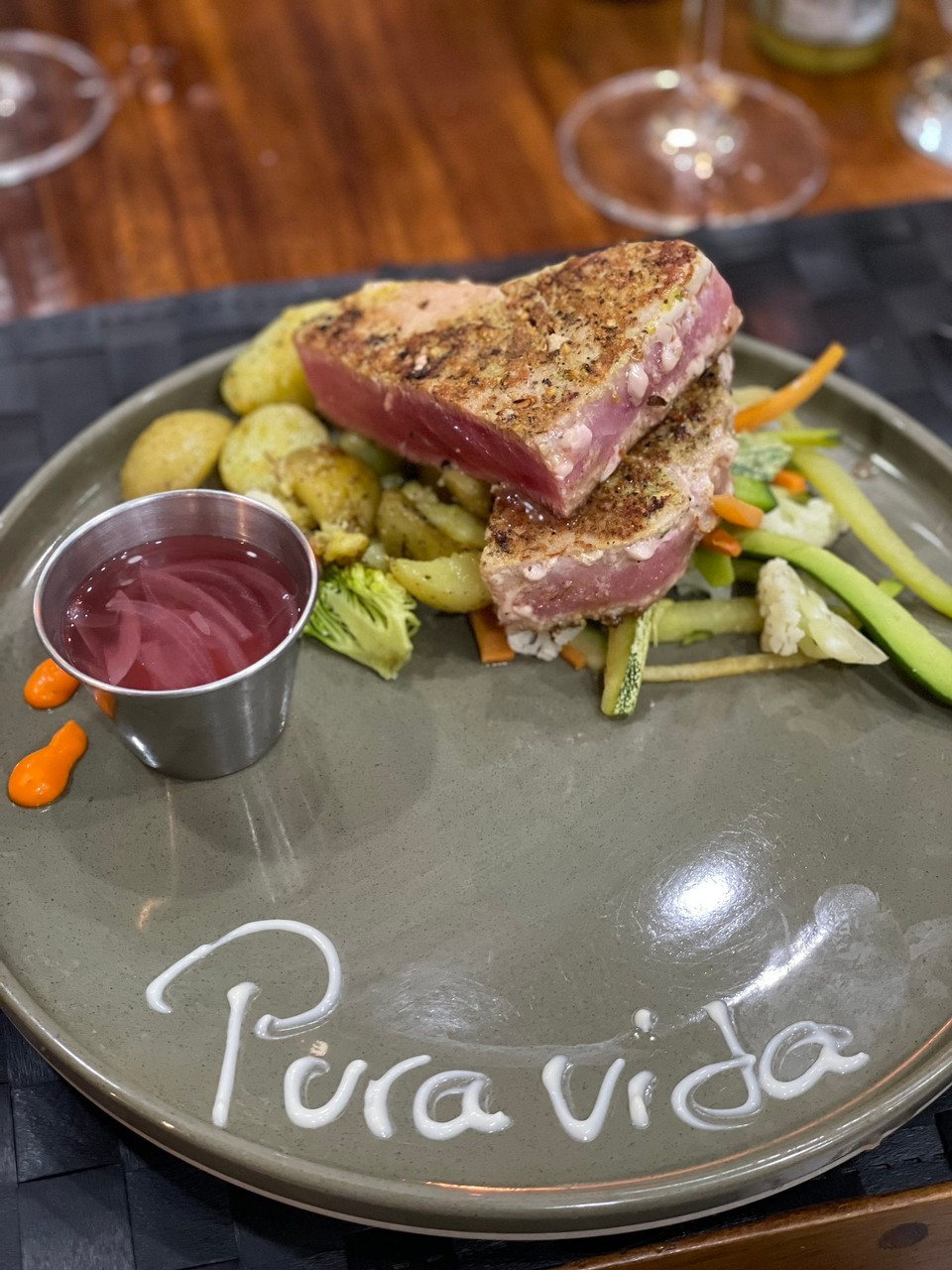 Costa Rica - Abangares - … und bei einem leckeren Abendessen ausklingen lassen 🥘