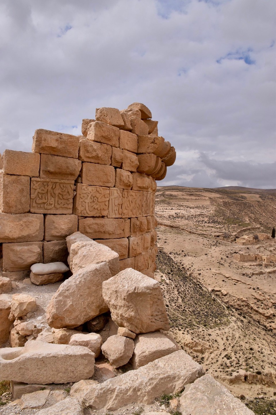 Jordanien - Wadi Musa - Festung Shobak, 905 Jahre alt. Leider eine Ruine die wieder restauriert werden soll. Sie war die erste, hier errichtete Burg.