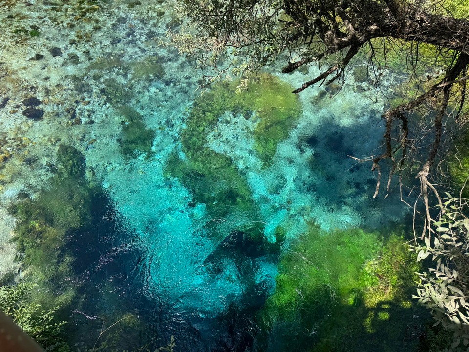 Albanien - Saranda - Das Blue Eye – Syri i Kaltër