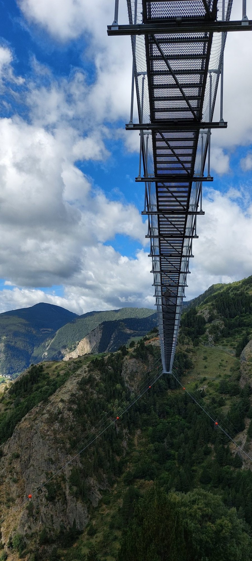 Spain - Torla-Ordesa - ...Blick von unten 