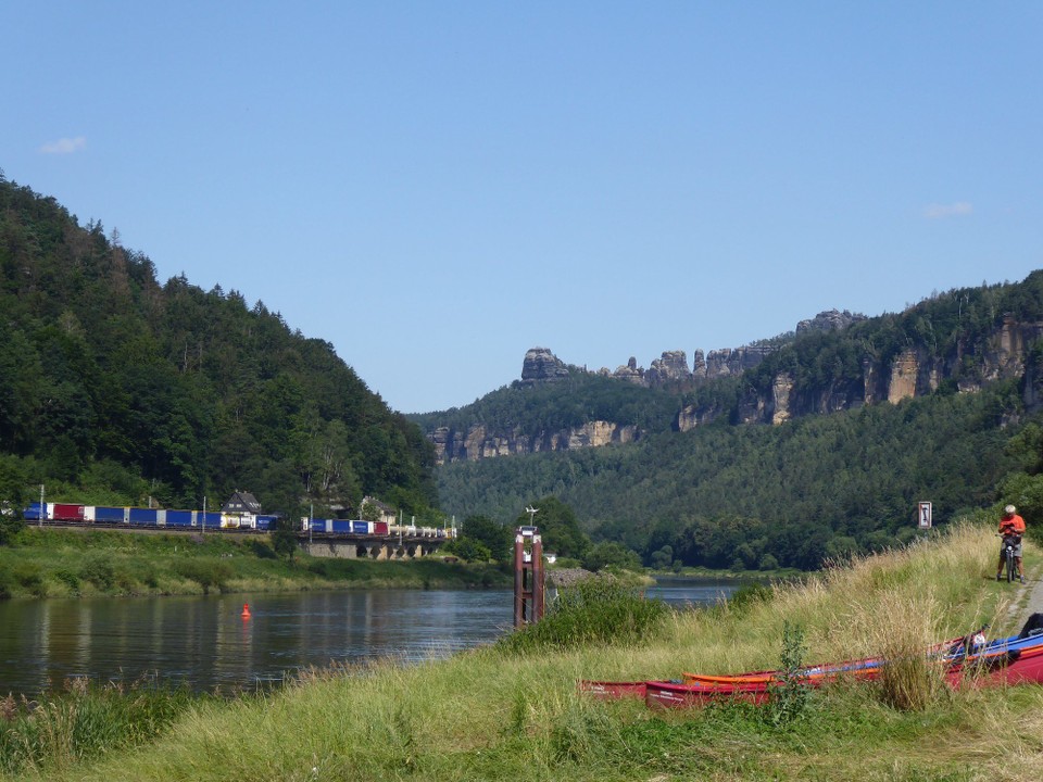 Tschechien - Ústí nad Labem - noch einer zurück. Heute musste ich mich mehrfach umdrehen, um nichts zu verpassen. Die letzten zwei Tage wäre die umgekehrte Fahrtrichtung besser gewesen.