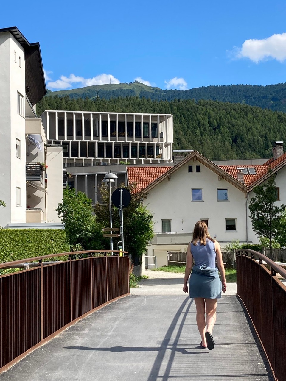 Italien - Bruneck - Kronplatz mit dem Messner Mountain Museum auf dem Gipfel über Bruneck. 