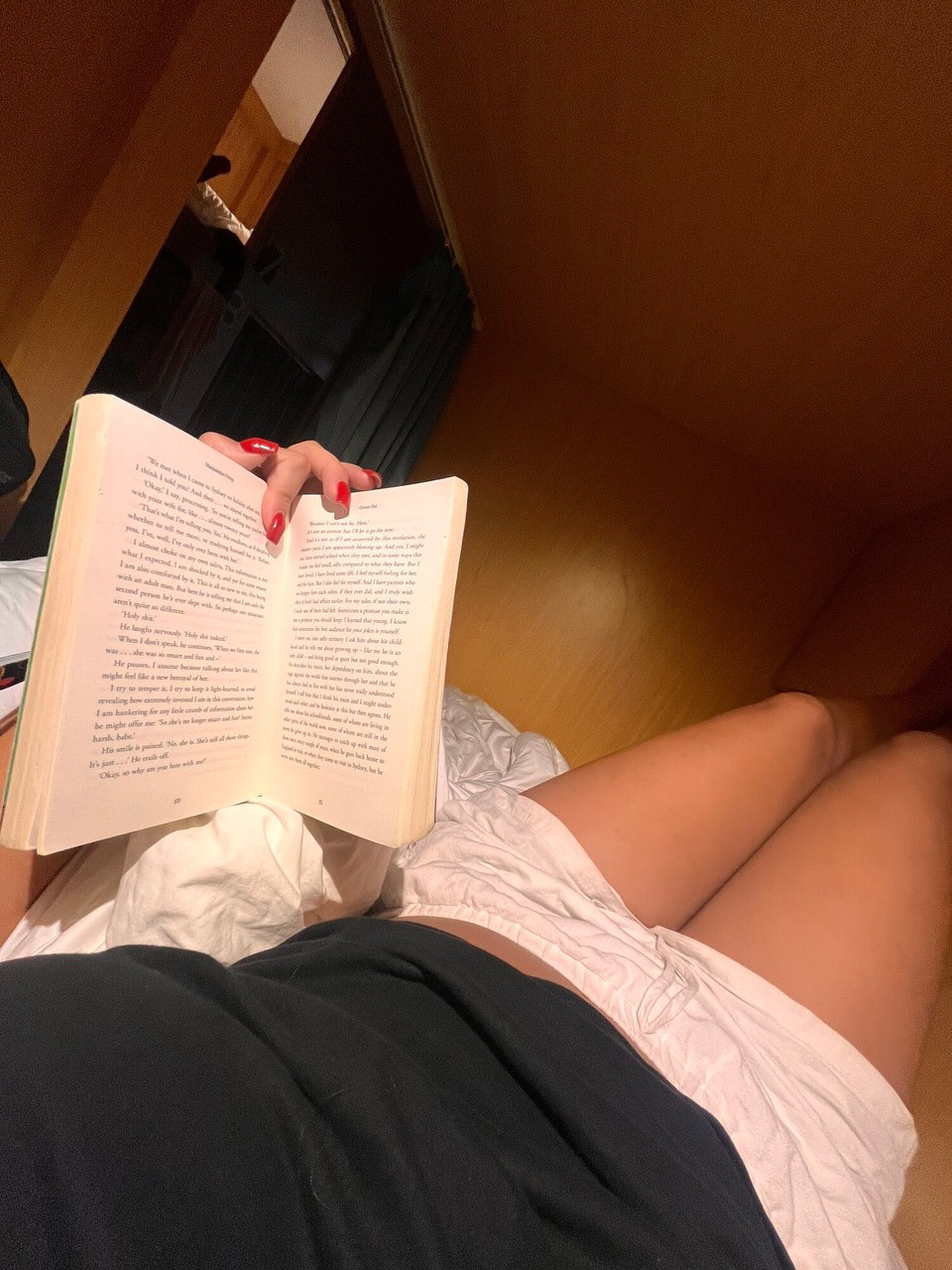 Cambodia - Kiri Sakor - Really bad thunder and lightening this morning so a morning in bed reading until the sun came out
Eventually the rain stopped at 12 and me and Cat went to get food and then off to the beach 