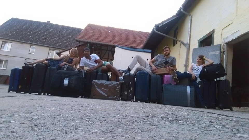 Deutschland - Frankfurt am Main - Die Koffer sind gepackt. 