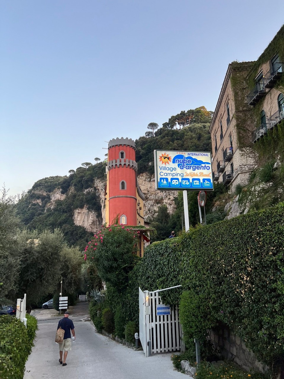Italien - Sorrent - Das der Weg hinunter zum Campingplatz😳😧