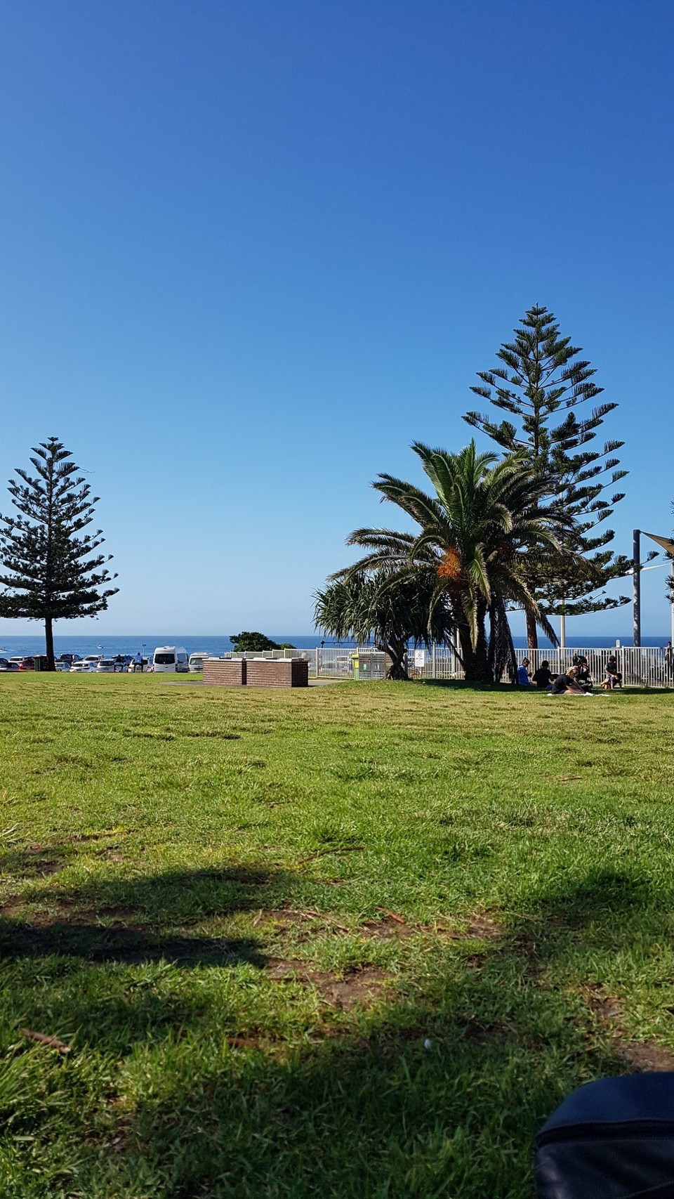 Australia - Sydney - Morgendliche Yogastunde am Bondi Beach. Hatte schon schlechtere Sonntag. ;-)