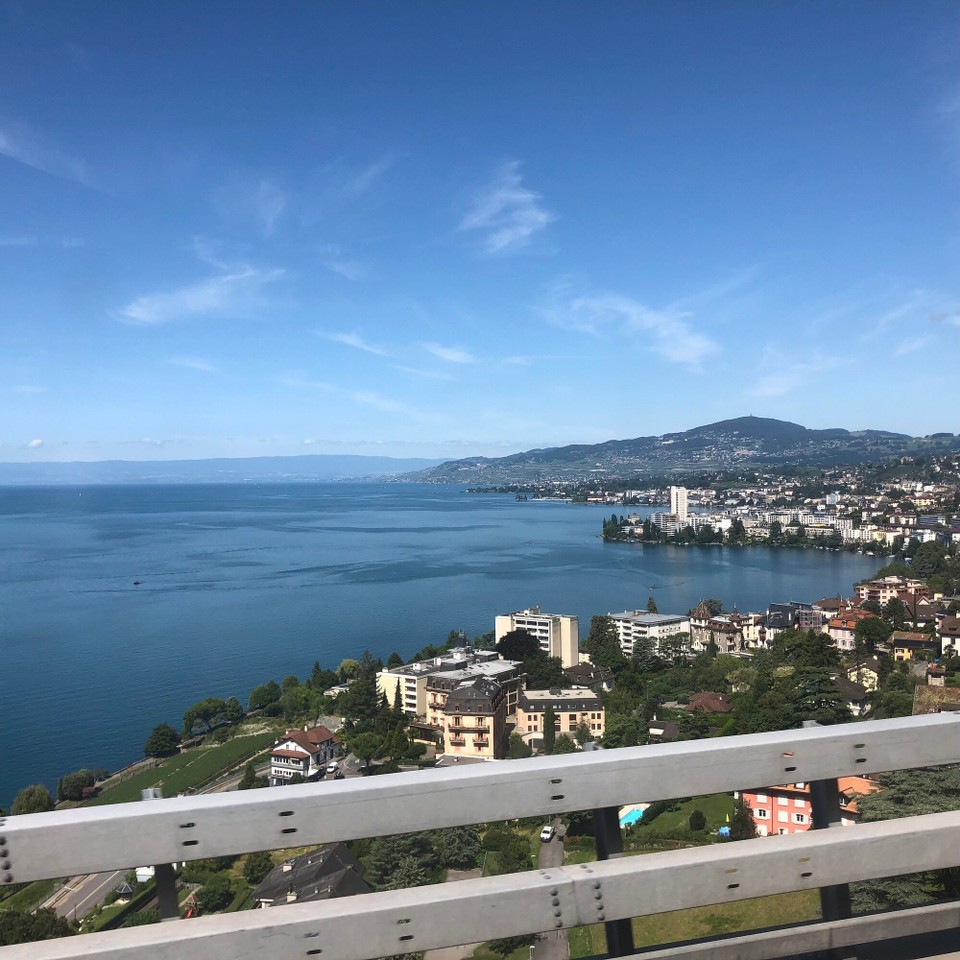 Schweiz - Villeneuve (VD) - Ein Blick auf den Genfer See ...