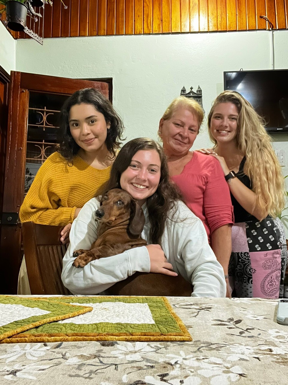 Costa Rica - San José - Am Sunntig isch eus denn d‘Olivia cho bsueche wo vor 2Mönet au da gwohnt het. Sie isch am Mäntig zrugg id Usa und het vorher no en Stop be eus gmacht für es Bsüechli. Sie isch definitiv eini vo dene woni am meiste wird vermisse vo miner ganze Reis