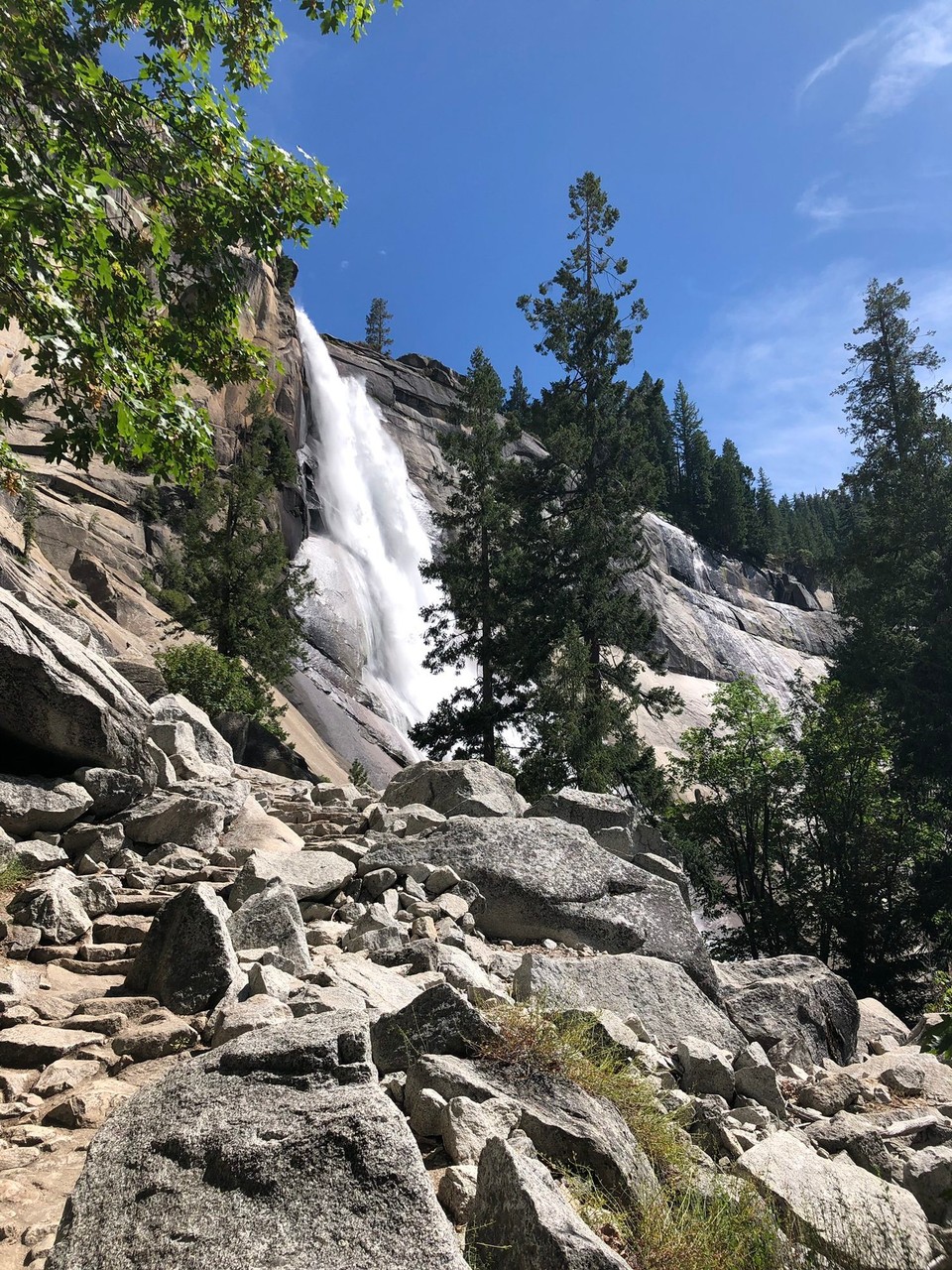 Vereinigte Staaten - Yosemite National Park - Der Nevada Fall von unten betrachtet. 
