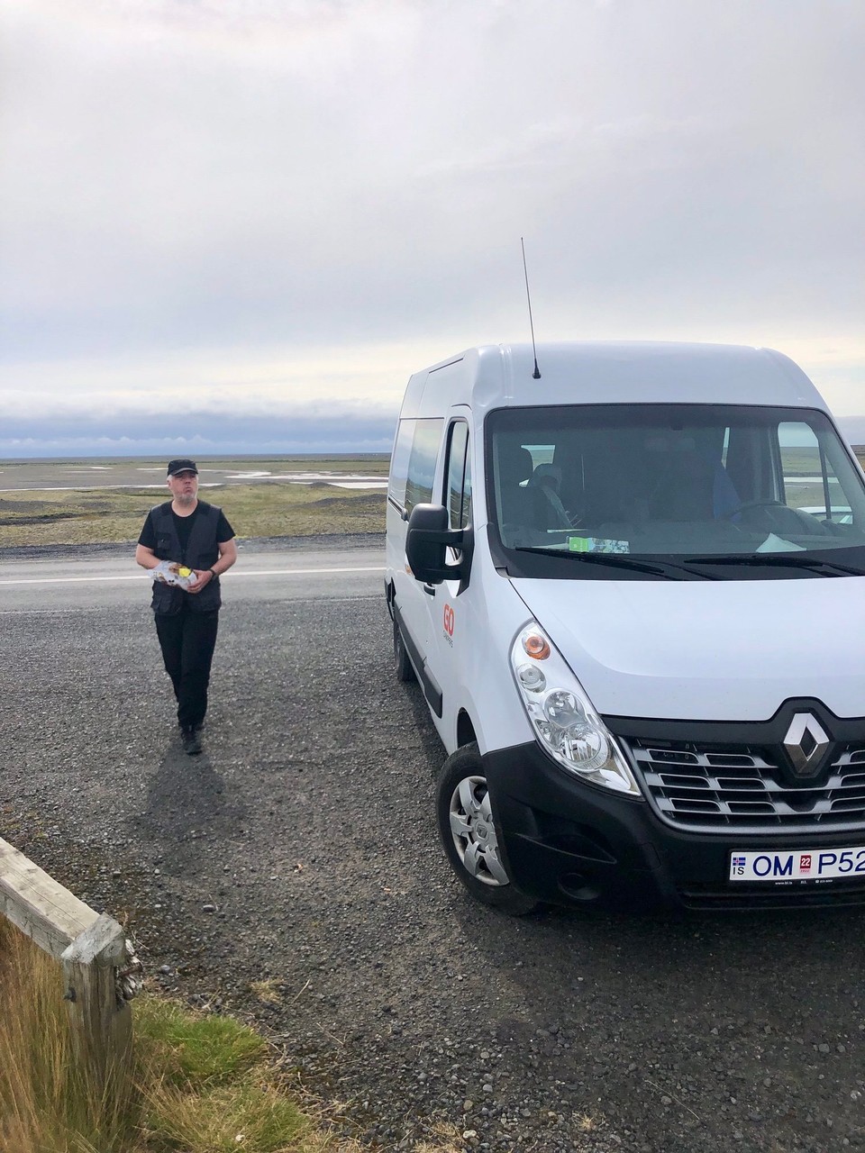 Island - Sveitarfélagið Hornafjörður - Ulli und Camper regenerieren sich auch gerade von diesem spannenden Trip... 😉🤘