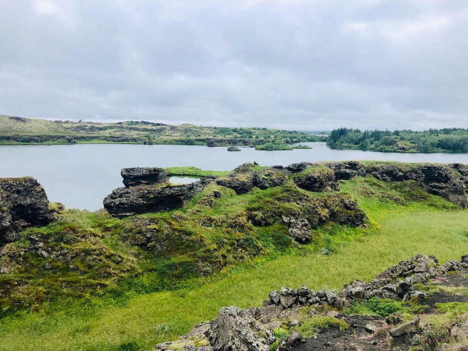 Island - Skútustaðahreppur - Wir machen einen kurzen Stopp an einem schönen Myvatn Aussichtspunkt 👍