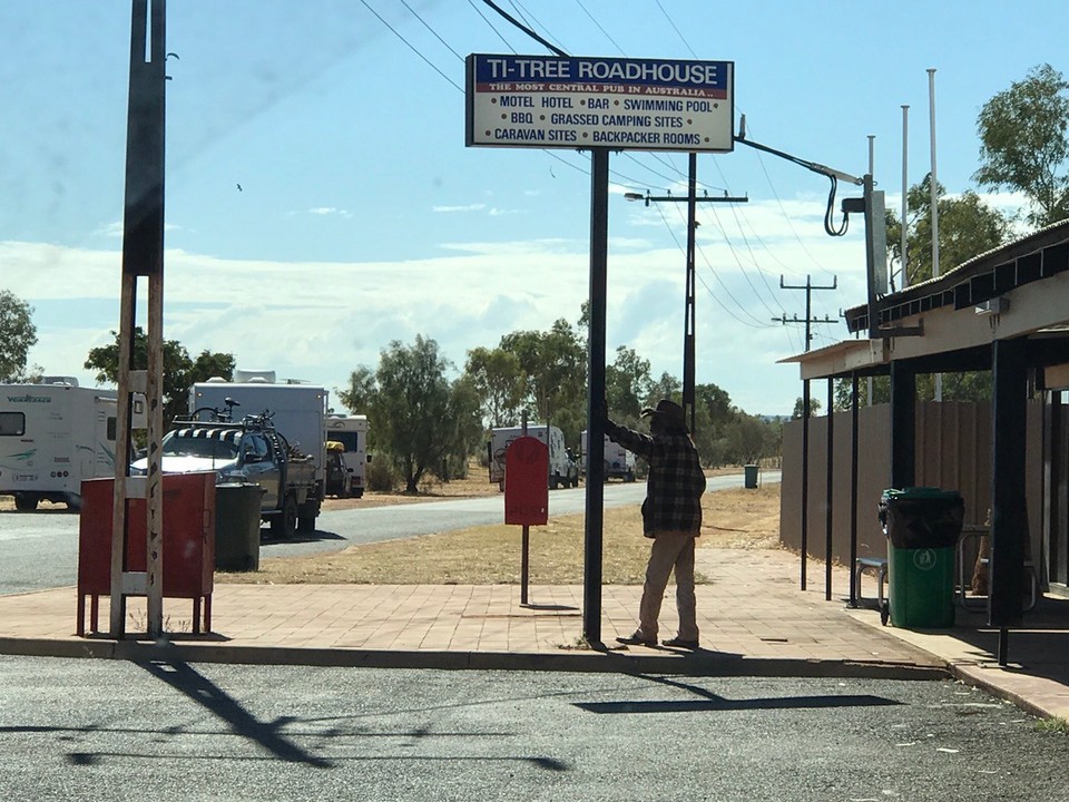 Australia - Barrow Creek - Petrol stop at Ti Tree