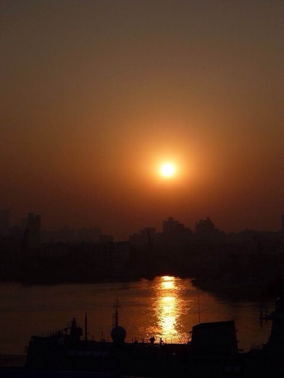  - Indien, Mumbai,  - Es wird Nacht über Mumbai 17:30 h