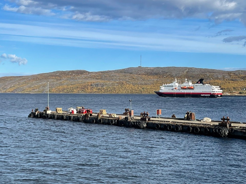 Finnland - Sevettijärvi - Da fährt sie los gen Süden: die Hurtigruten 