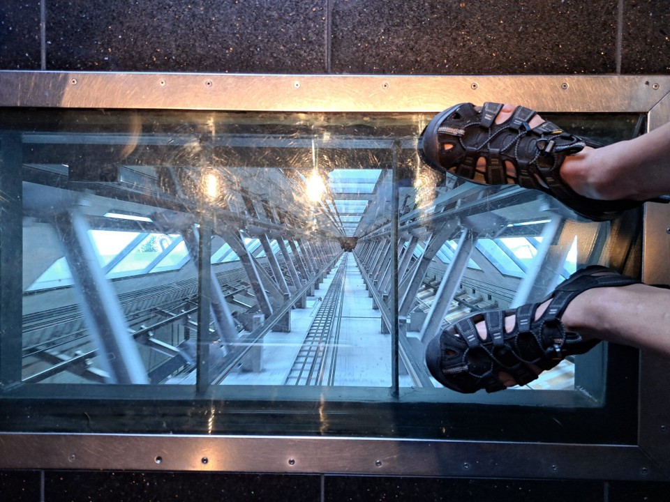 Neuseeland - Auckland - Glasboden im Lift 