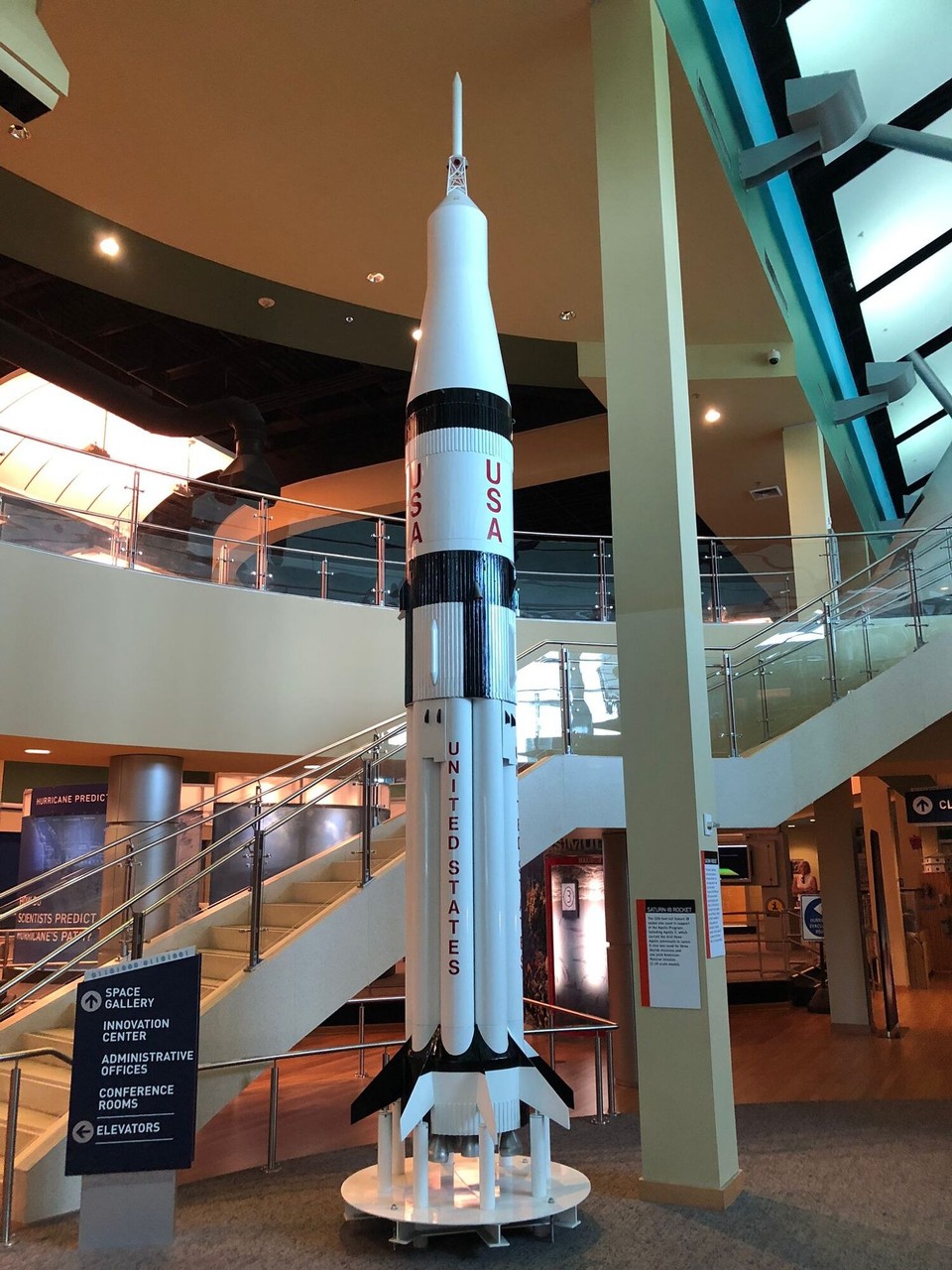 USA - Panama City - Gut klimatisierte Ausstellung im NASA Testcenter.