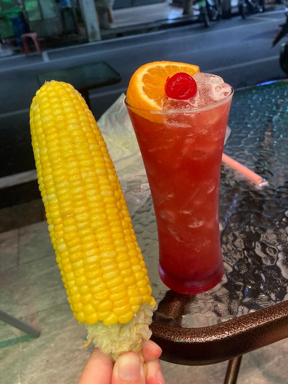 Thailand - Amphoe Hat Yai - Und ich gönn mir einen Maiskolben und einen Cocktail 🤤