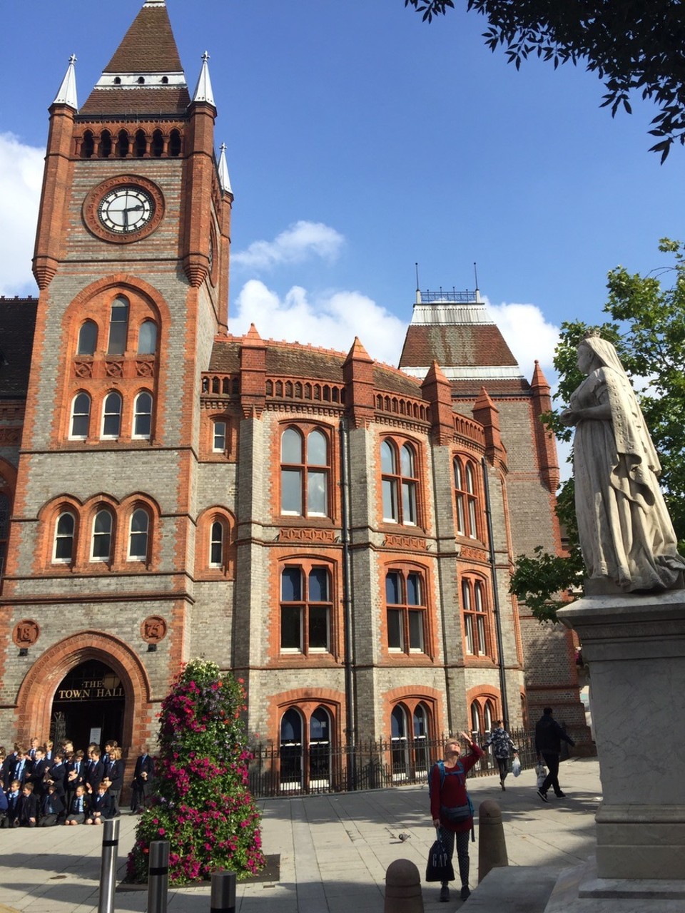  - United Kingdom, Reading - Town Hall and Queen Victoria Monument in Town Hall Square. 