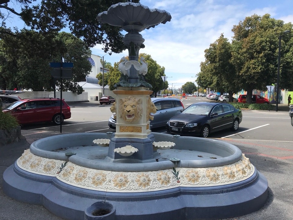 Neuseeland - Waimarama - Brunnen in Napier