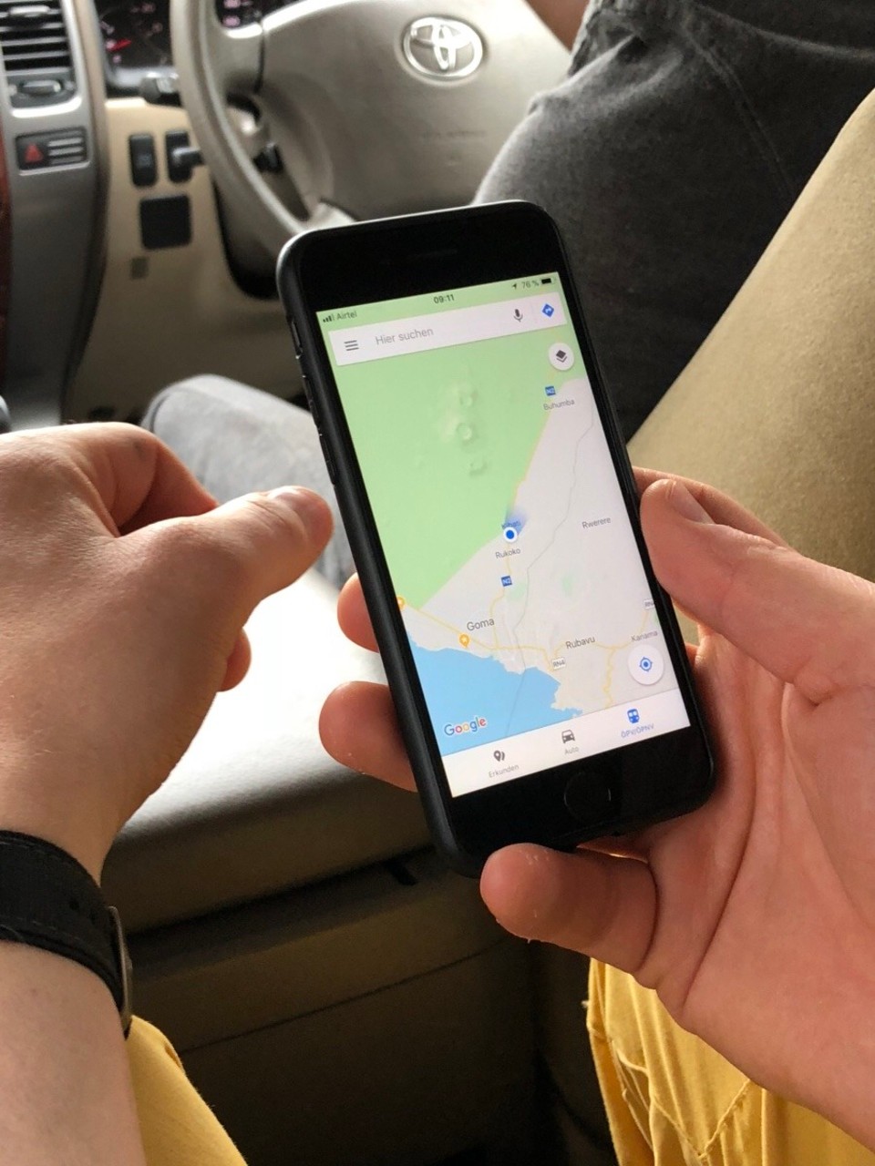 Democratic Republic of the Congo -  - Gespannt verfolgen wir die Anfahrt zum Vulkan.