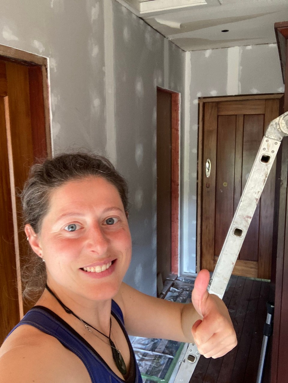 Neuseeland - Geraldine - Zweite Runde spachteln nachdem alles geschliffen wurde