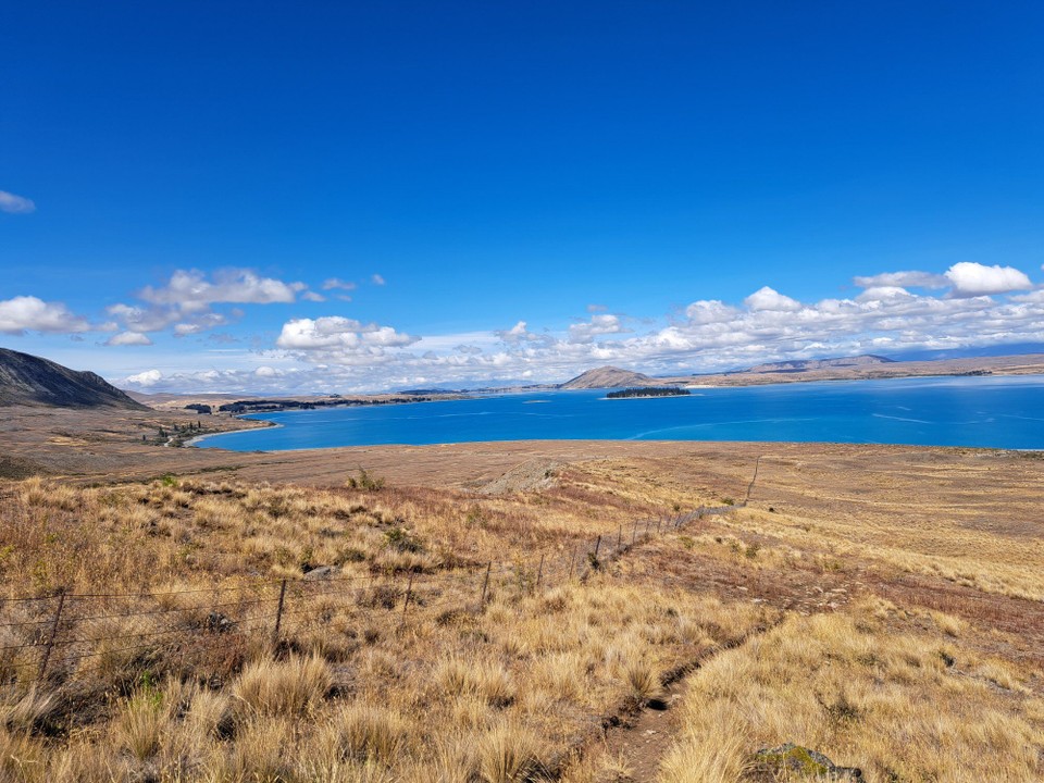 Neuseeland - Lake Tekapo - Auf der Seite gegeüber war ich am Sonntag mit dem Bike gefahren 