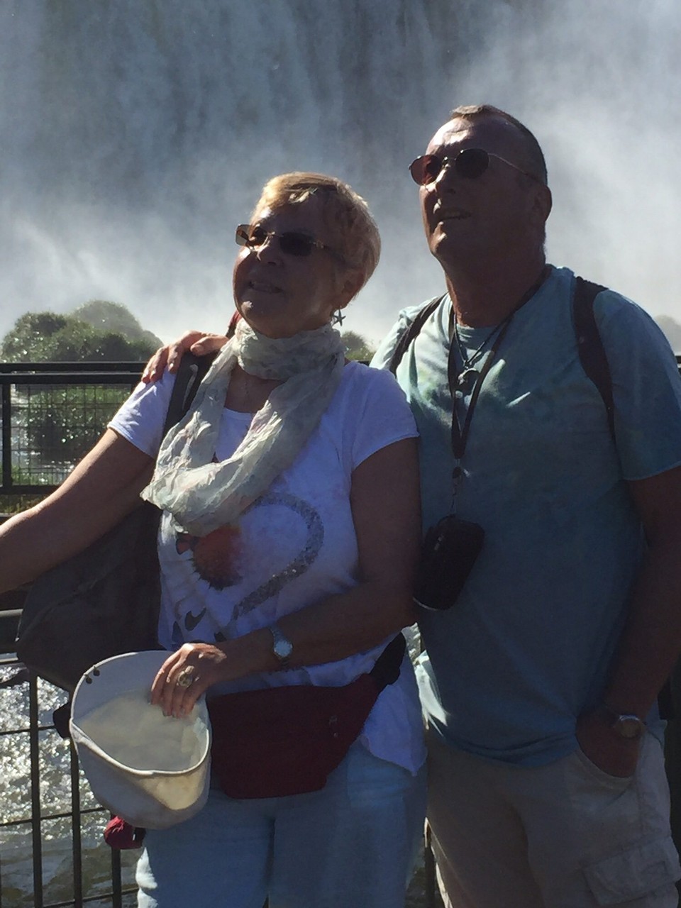 Brasilien - Foz do Iguaçu - Wir in der Gischt des Wasserfalls