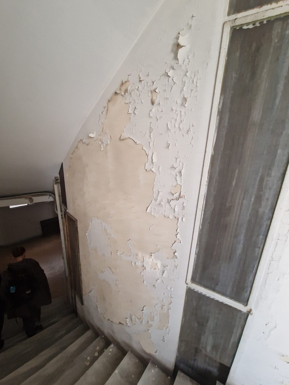 Griechenland - Korfos - weniger schönes Treppenhaus 