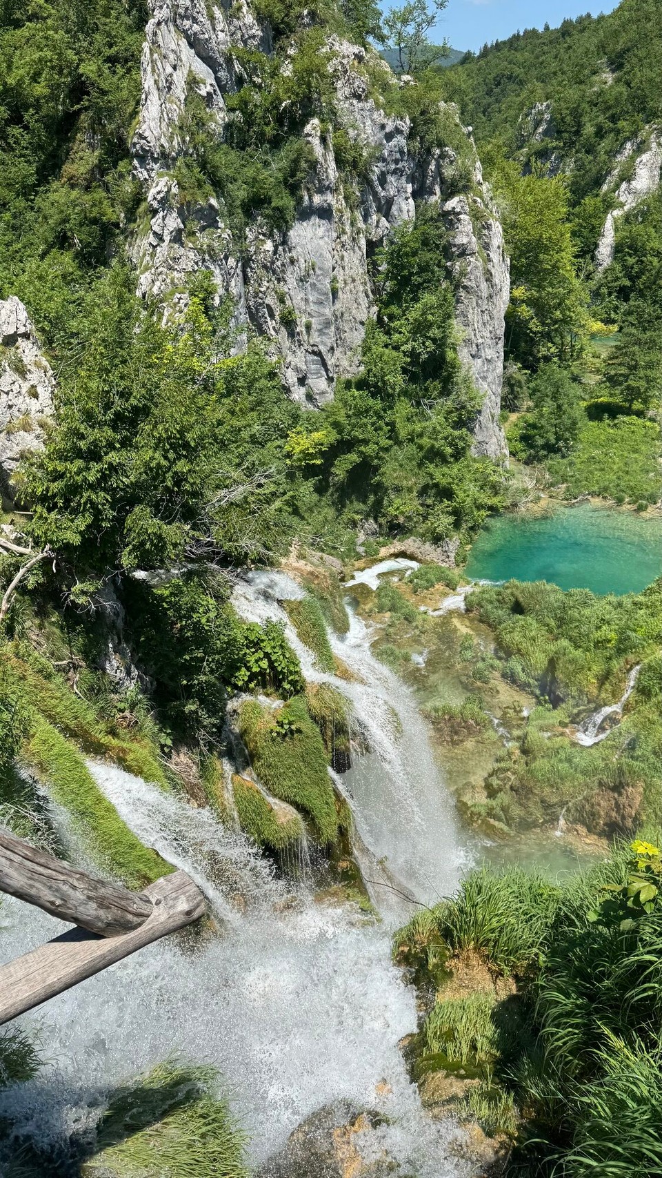 Kroatien - Zagreb - Unterwegs sehen wir viele kleine und größere Wasserfälle.