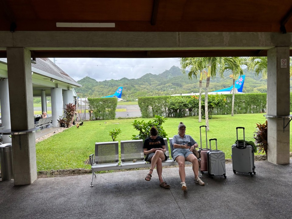 Französisch-Polynesien - Papeete - Wartesaal Airport Avarua - Rarotonga - Cook Island