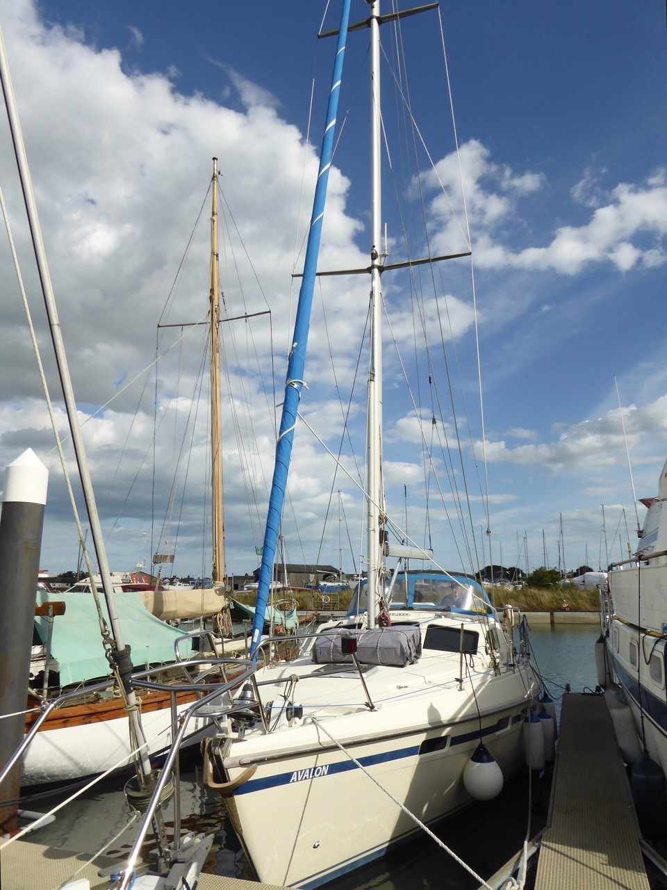 United Kingdom - Walton On The Naze - A low, wobbly pontoon, but a cosy spot for Avalon….