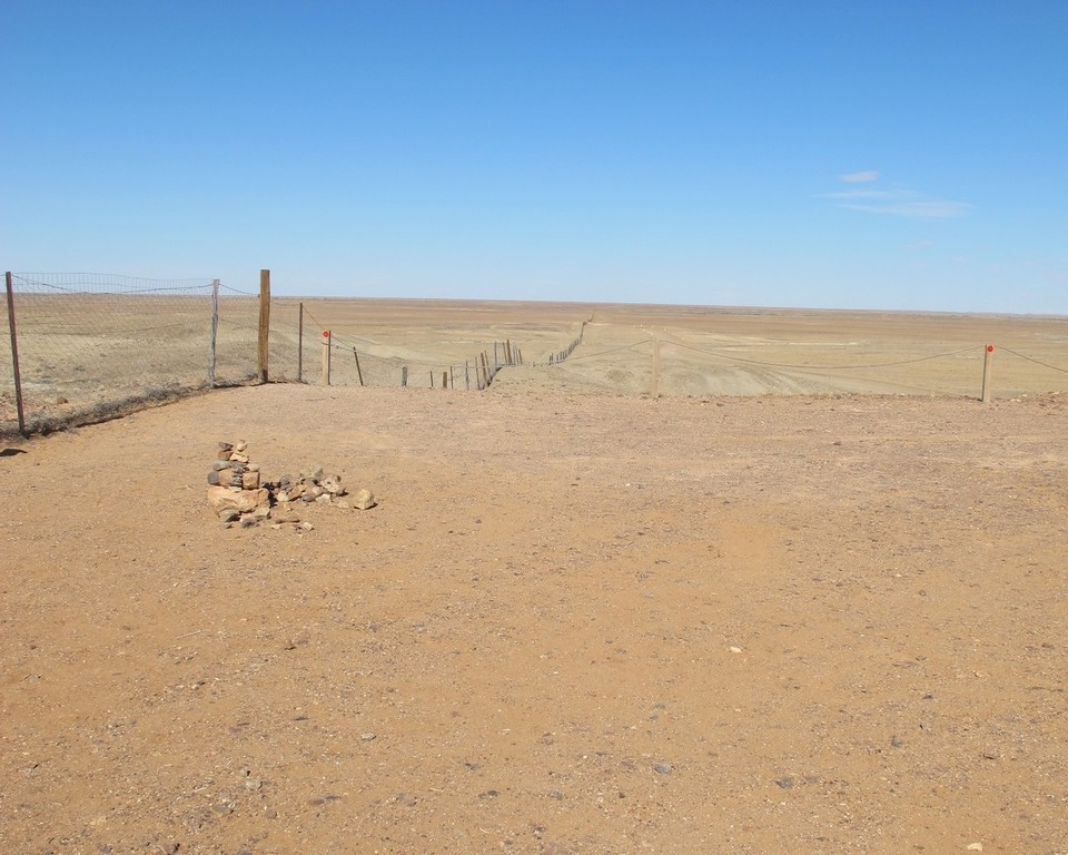 Australia - Coober Pedy - Dog Fence