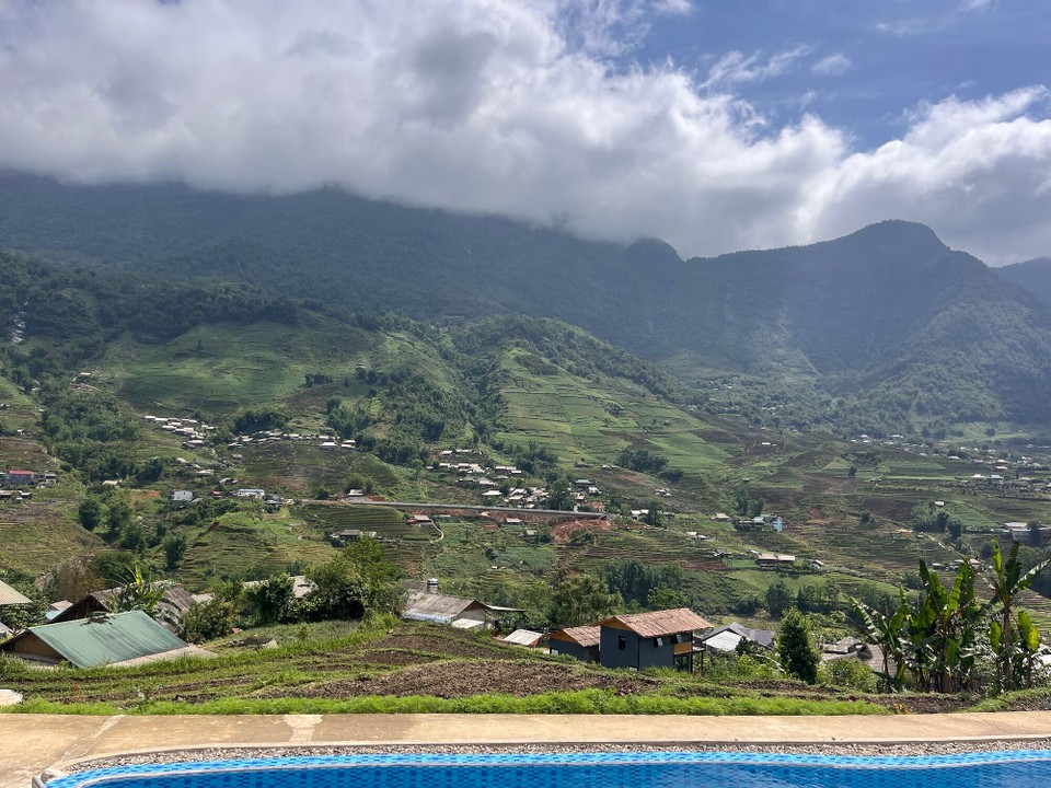 Vietnam - Sa Pa - Not a bad breakfast view and it’s free!