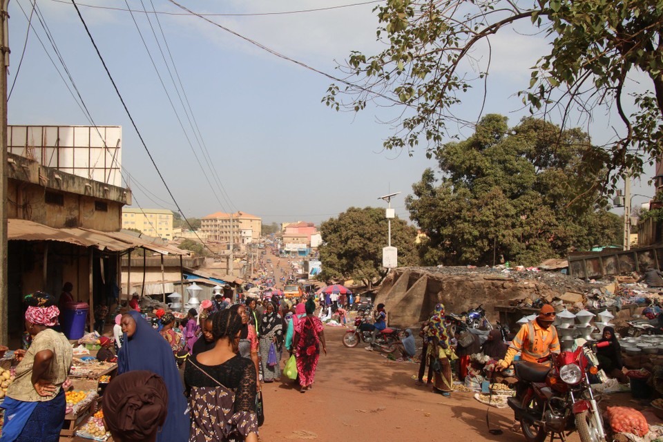 Guinea - Labé - Hauptstrasse in Labe