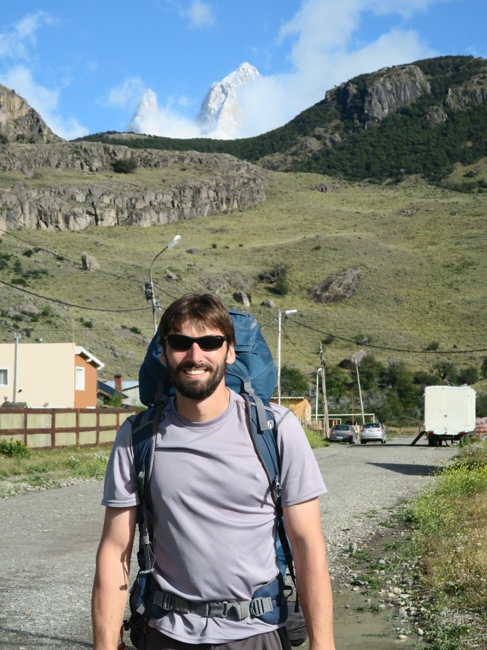 Argentina - El Chaltén - Depart pour 4 jours de trek avec le soleil et vue sur le fitz roy depuis el chalten