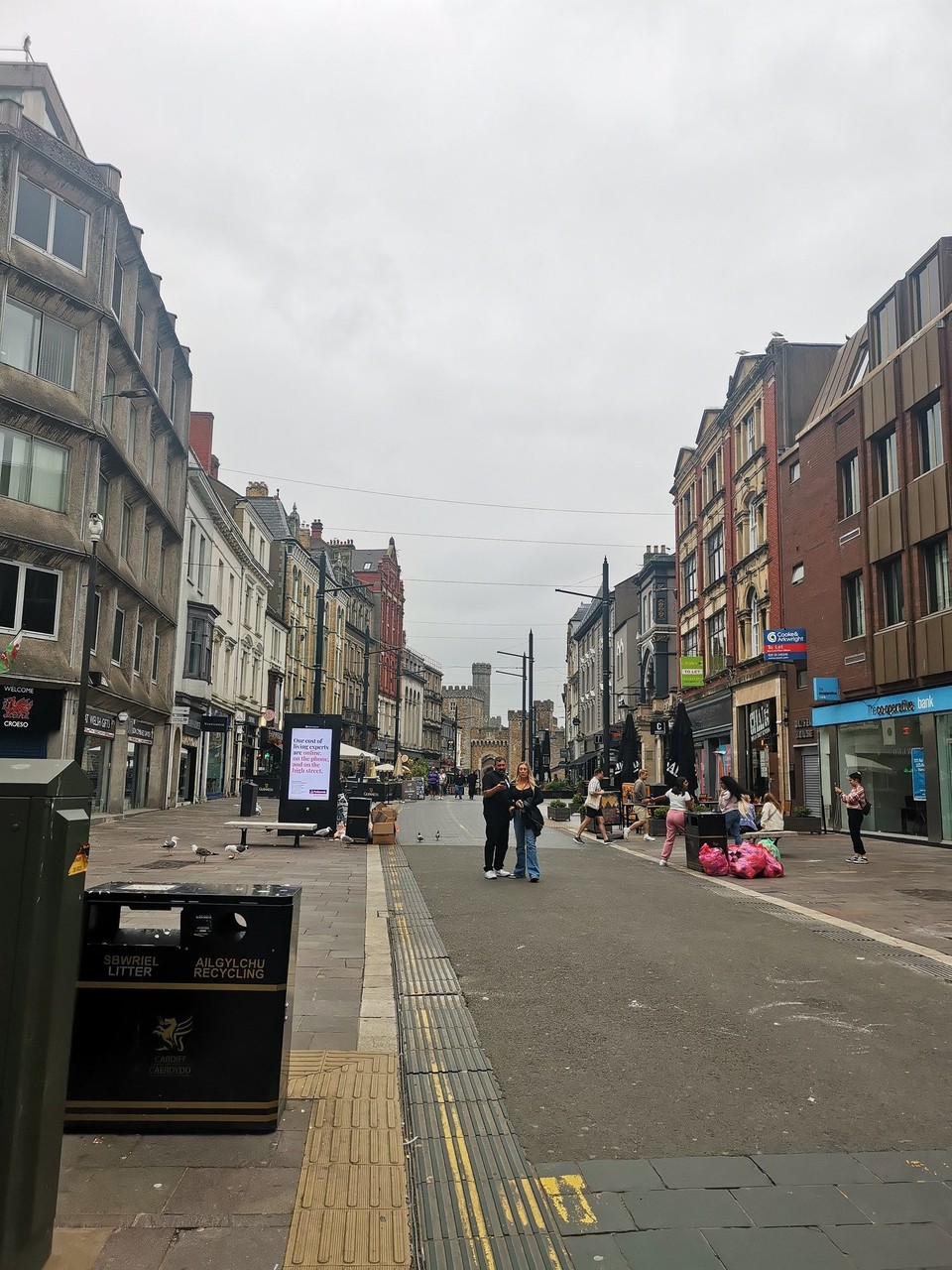 United Kingdom - Cardiff - Die Innenstadt mit Bar an Bar an Bar an Bar 😂