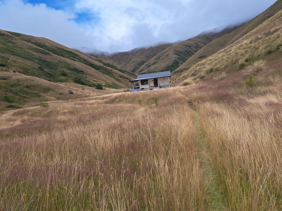 Neuseeland - Macetown - Die Hütte in Sicht 