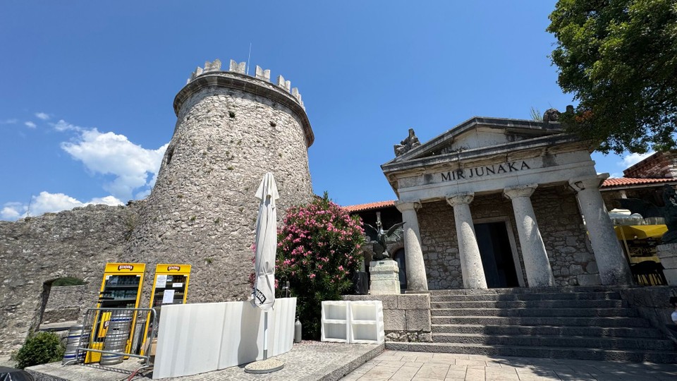 Kroatien - Zadar - Eigentlich hatte ich ja versprochen heute auf keine Burg zu kraxeln, bei der Hitze ja auch nicht so angenehm.
