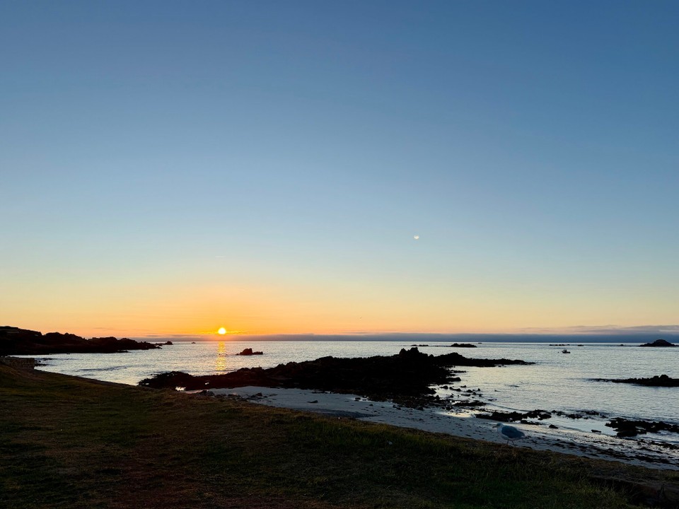 Vereinigtes Königreich - St Peter Port - Wunderbarer, windstiller Abend am Strand der Cobo Bay