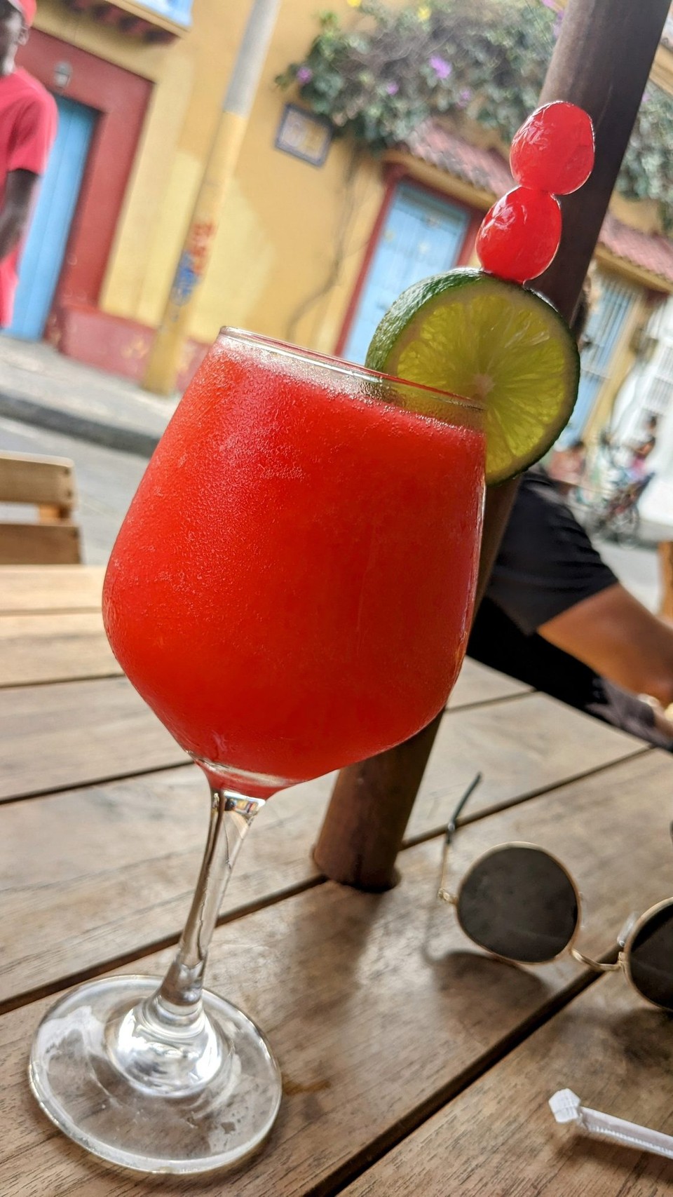 Kolumbien - Cartagena - Ich habe Kirschlimonade bestellt....ich weiß nicht was das ist, aber es war sicherlich nicht natürlich :D 