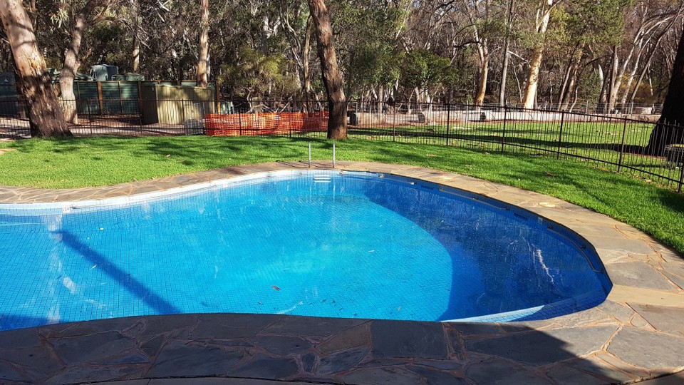 Australien - Via Hawker - Das Resort hat sogar einen Pool.